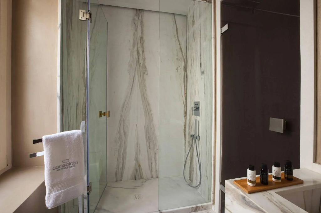 Consolato Boutique