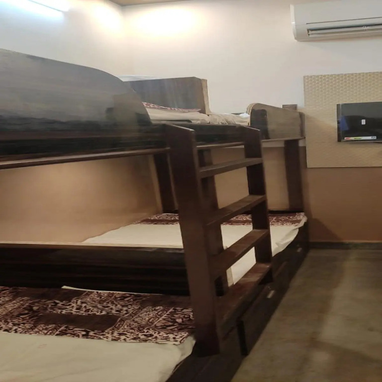 Hotel Mamnani