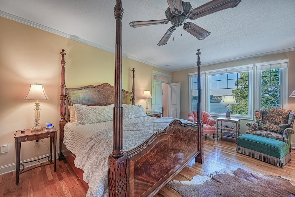 Soulshine Smith Mountain Lake - Lakefront Home With Amazing Views
