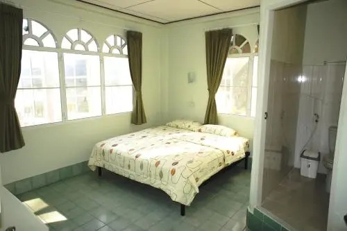 Roo Poo Guest House