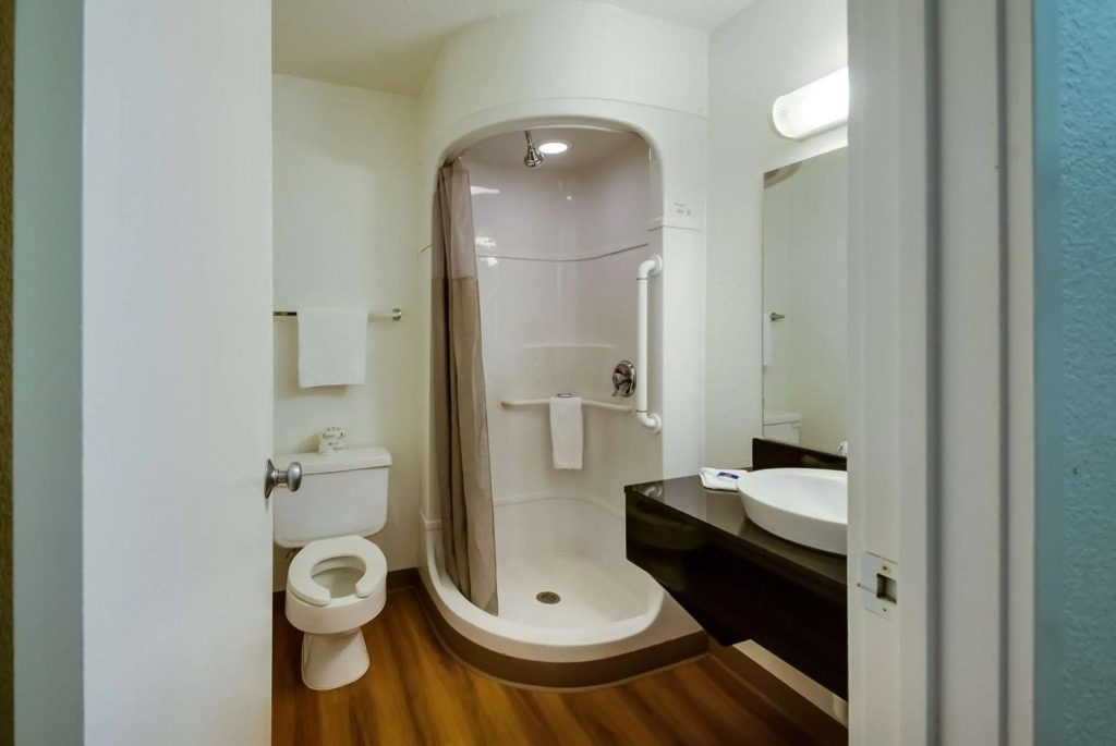 Motel 6-Lenexa, KS - Kansas City Southwest
