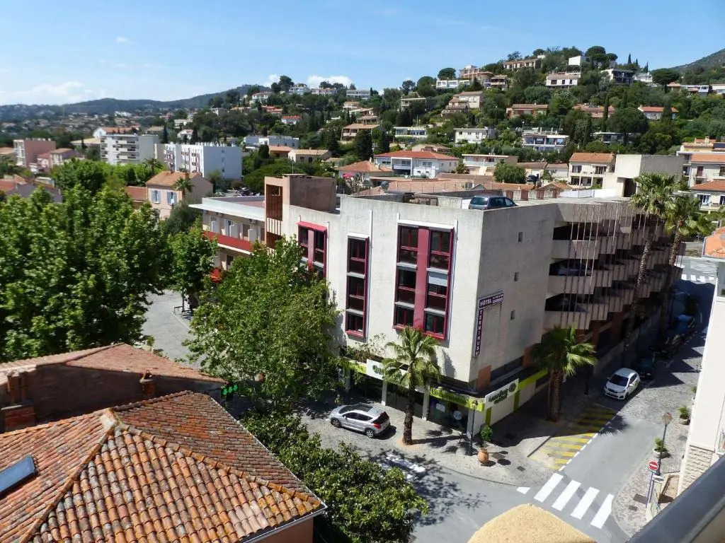 Appartement Le Lavandou, 2 pièces, 4 personnes - FR-1-308-79