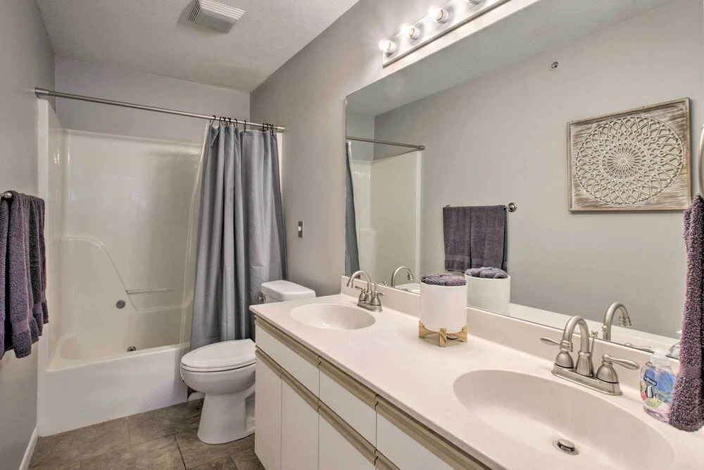 Branson Retreat w/ Pool Access ~ 3 Mi to Dtwn