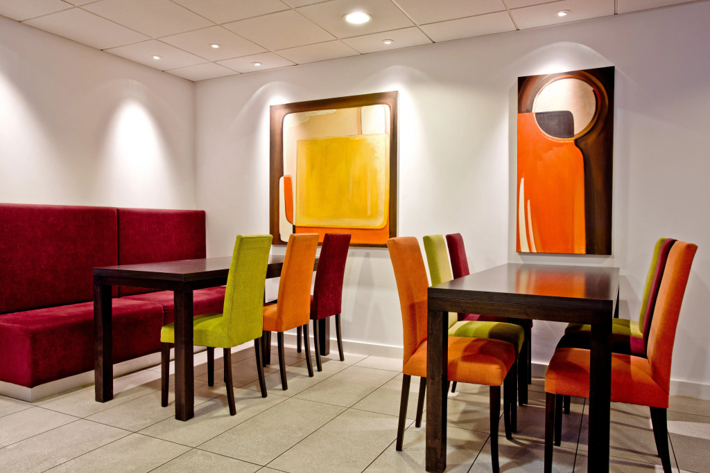 Holiday Inn Express Birmingham–South A45