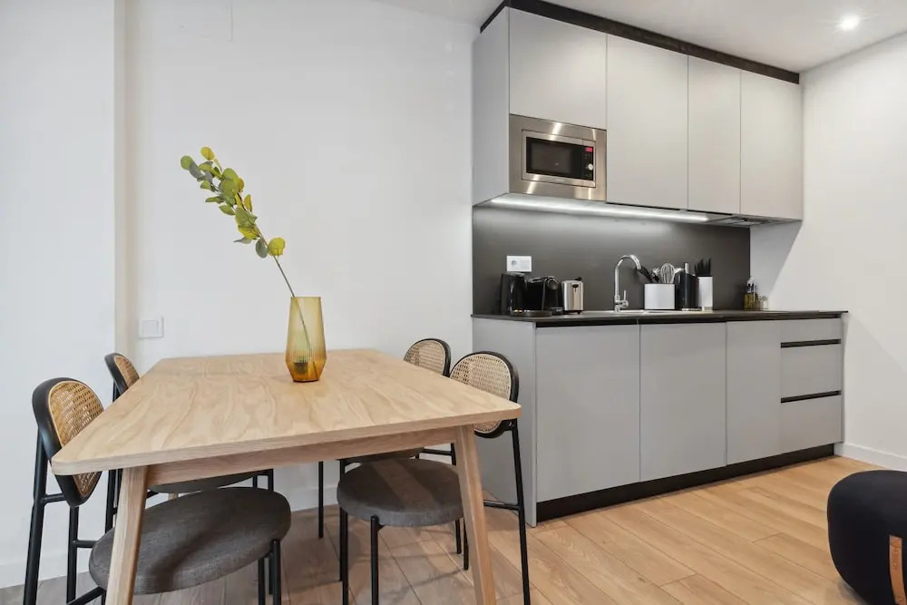 Limehome Valencia Carrer del Pare Palau i Quer