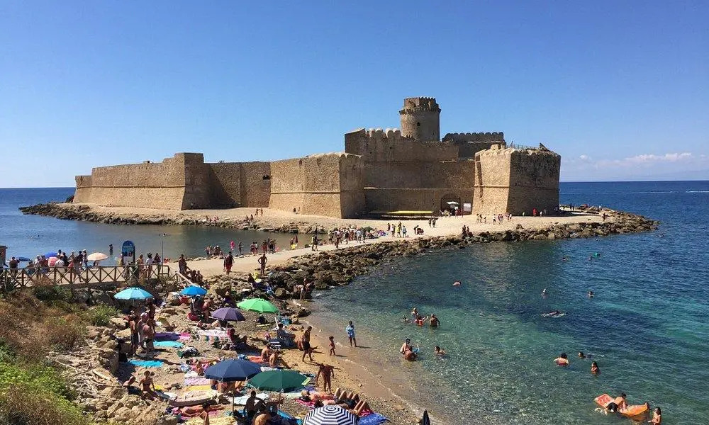 Le Castella House