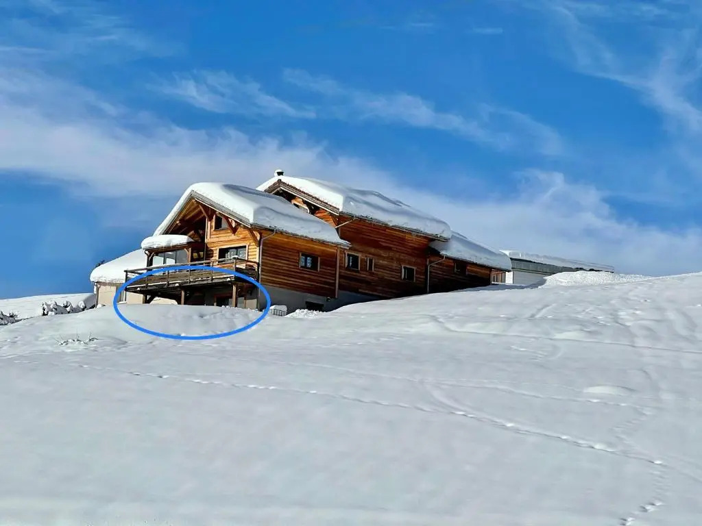 Gîte avec terrasse et belle vue - ChaletNelda com