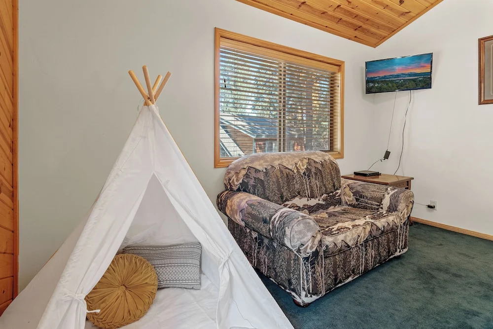 Papa Bear's Hideout