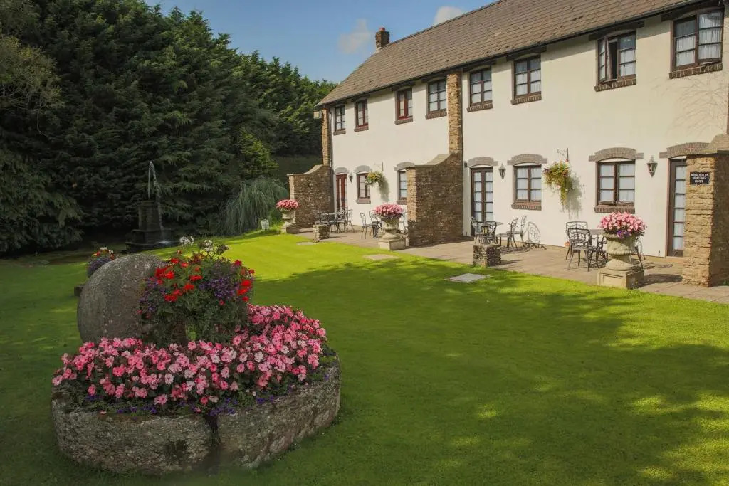 The Greyhound Inn and Hotel