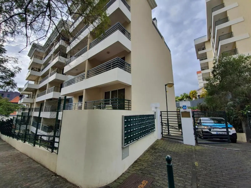 Suncoast Residence V (Free parking)