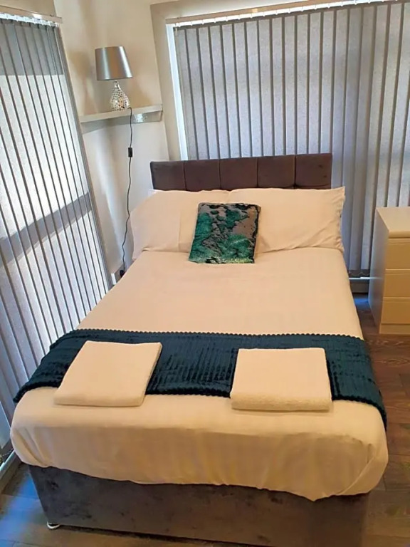 City Centre 5 double bedroom detached