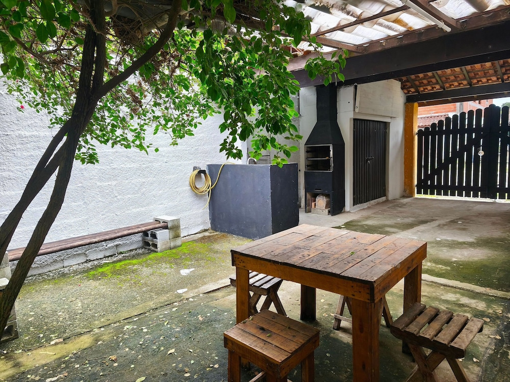 House With 2 BRs and Barbecue in Ubatuba Jao0368
