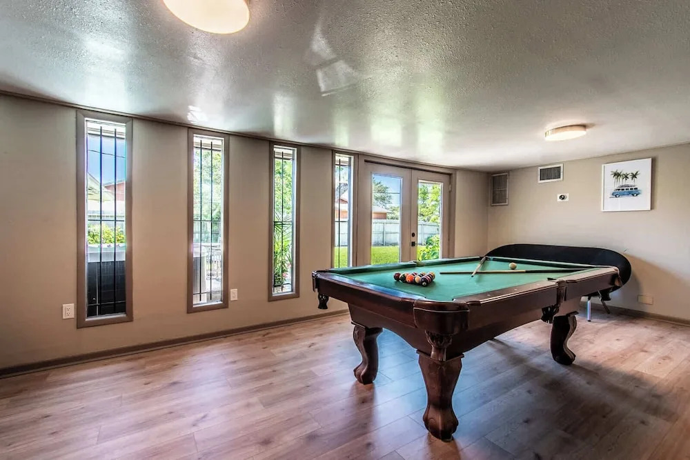 Sleeps 33 - Oceanfront Luxury 2 Pools & 2 Houses
