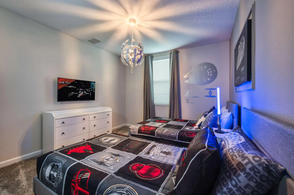 Fantastic Home with themed bedroom near Disney