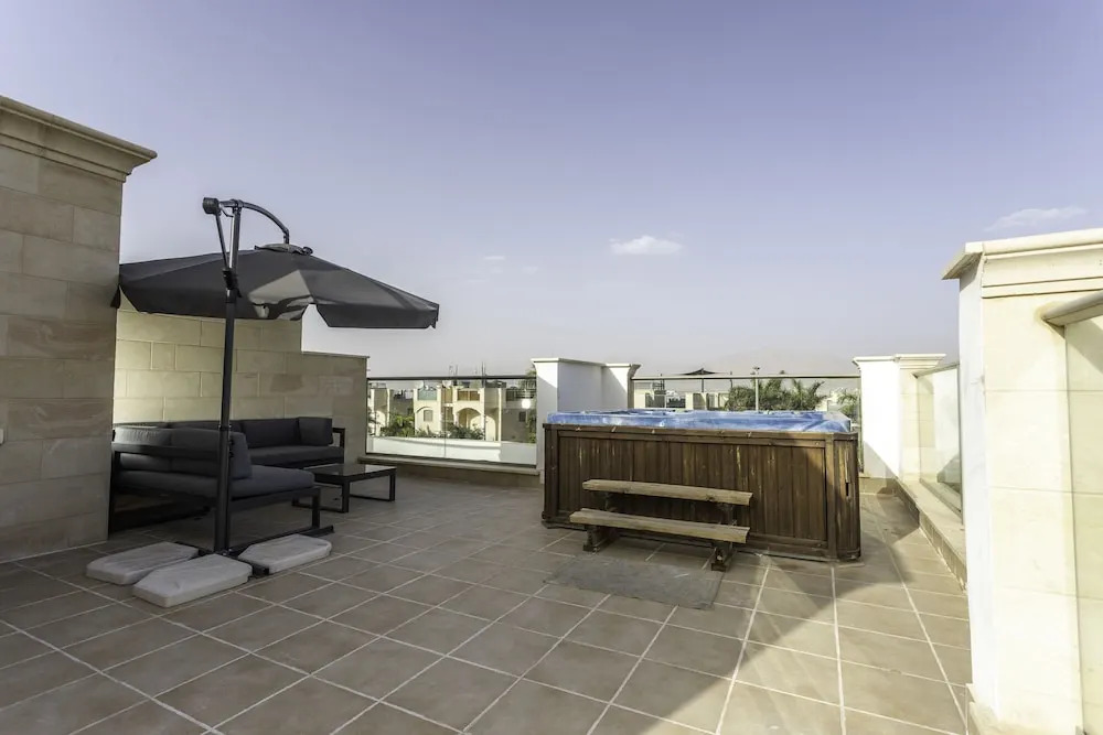 Luxury Villa 4BR with private pool & Jacuzzi Sea View