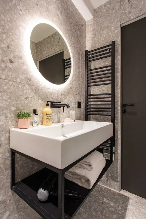 Magnificent 1 Room Apartment