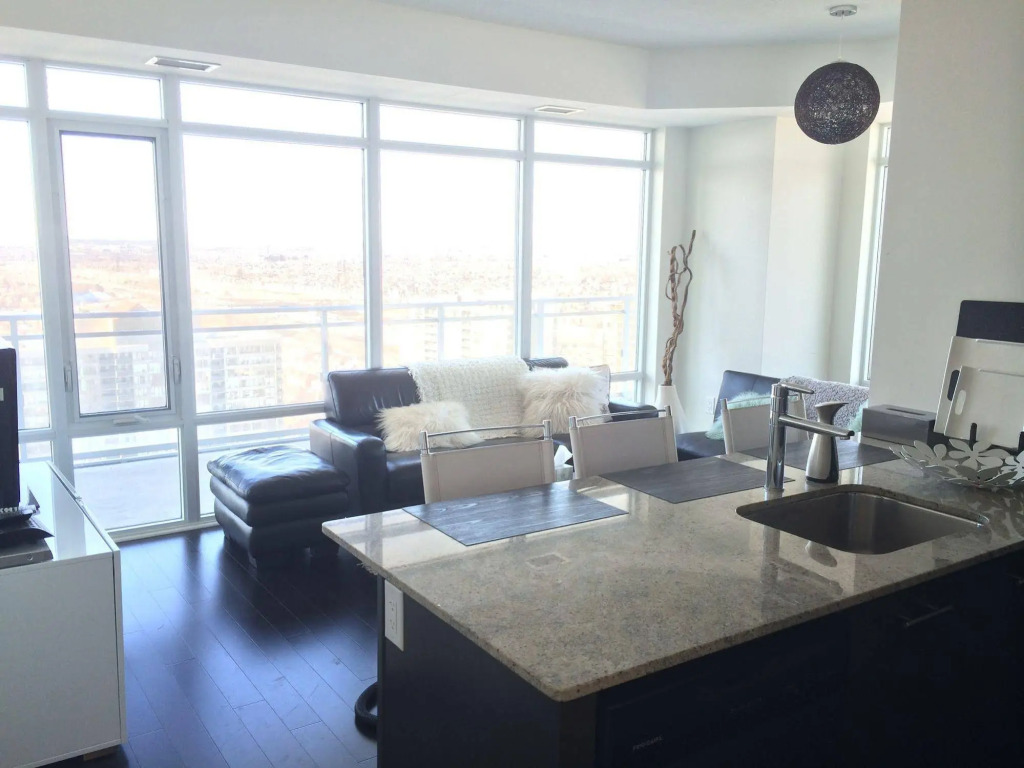Square One Luxury Furnished Suite