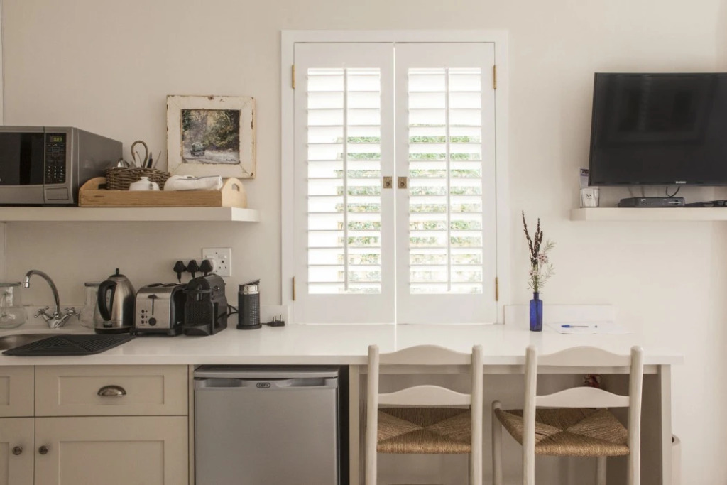 33 Strawberry Lane - Studio and Cottage