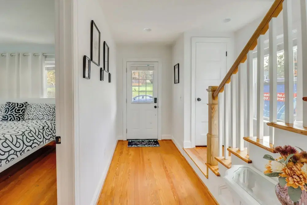 Warrenton Gem: Walk to Downtown!