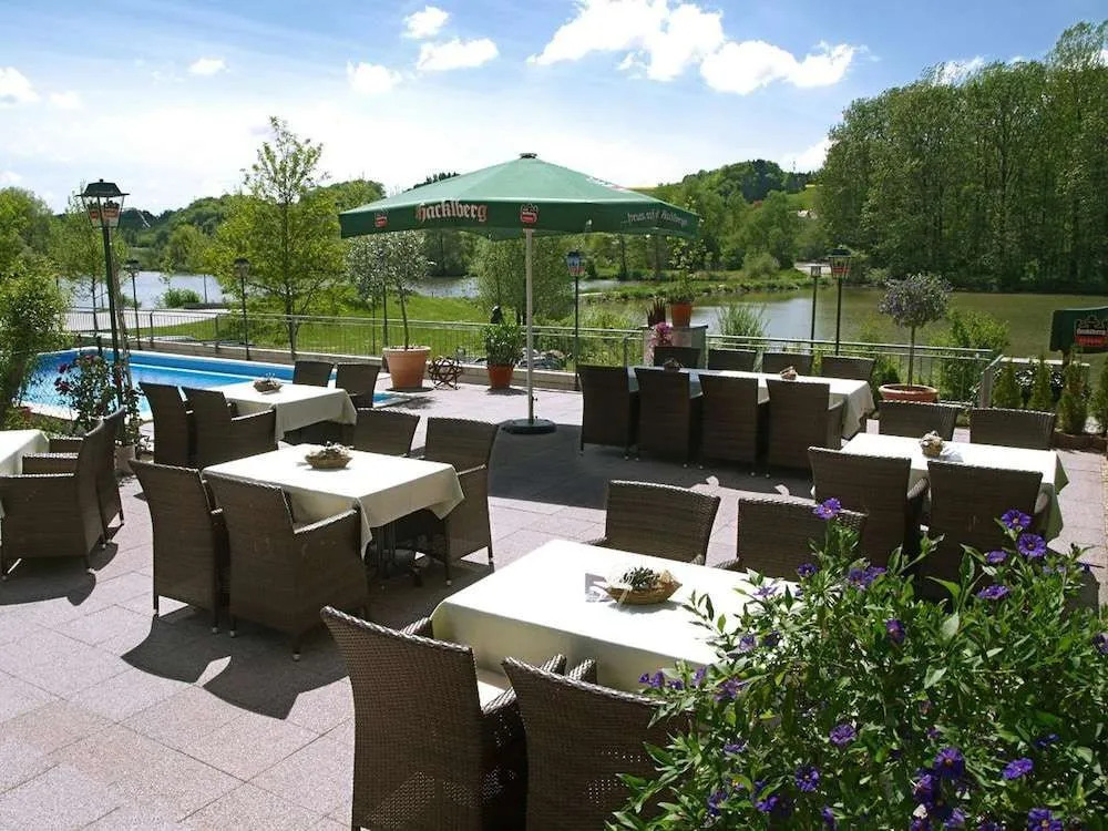 Hotel Restaurant Zum Goldenen Anker mit Hallenbad & Wellnessbereich