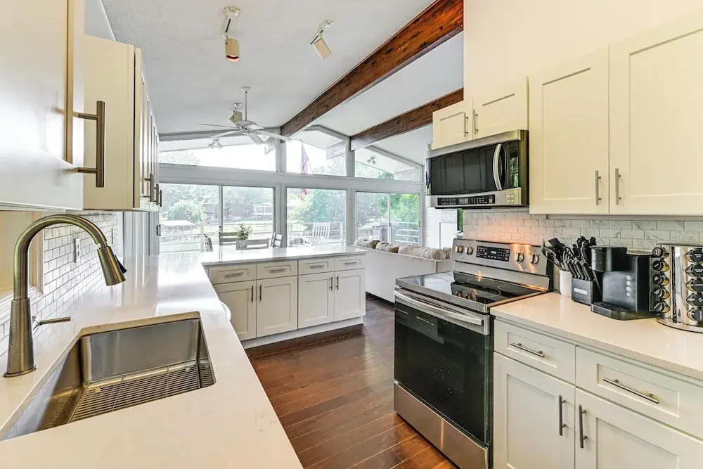 Launch & Dock: Lake Norman Retreat w/ Scenic Deck
