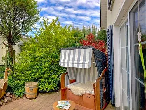 Ferienhaus Klünderberg in Binz mit Kamin, Terrasse, Strandkorb