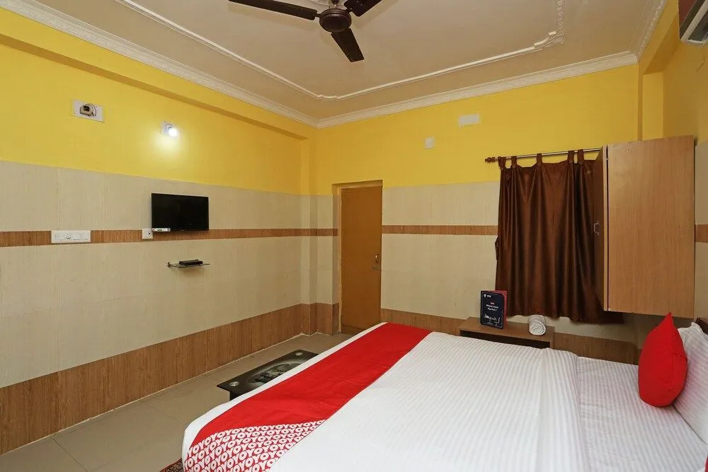 OYO 15915 Hotel Star Inn