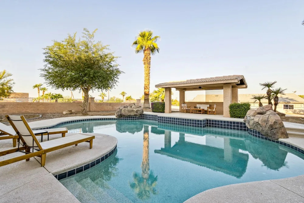 1 Mi to Beach: Lake Havasu Oasis w/ Lake View