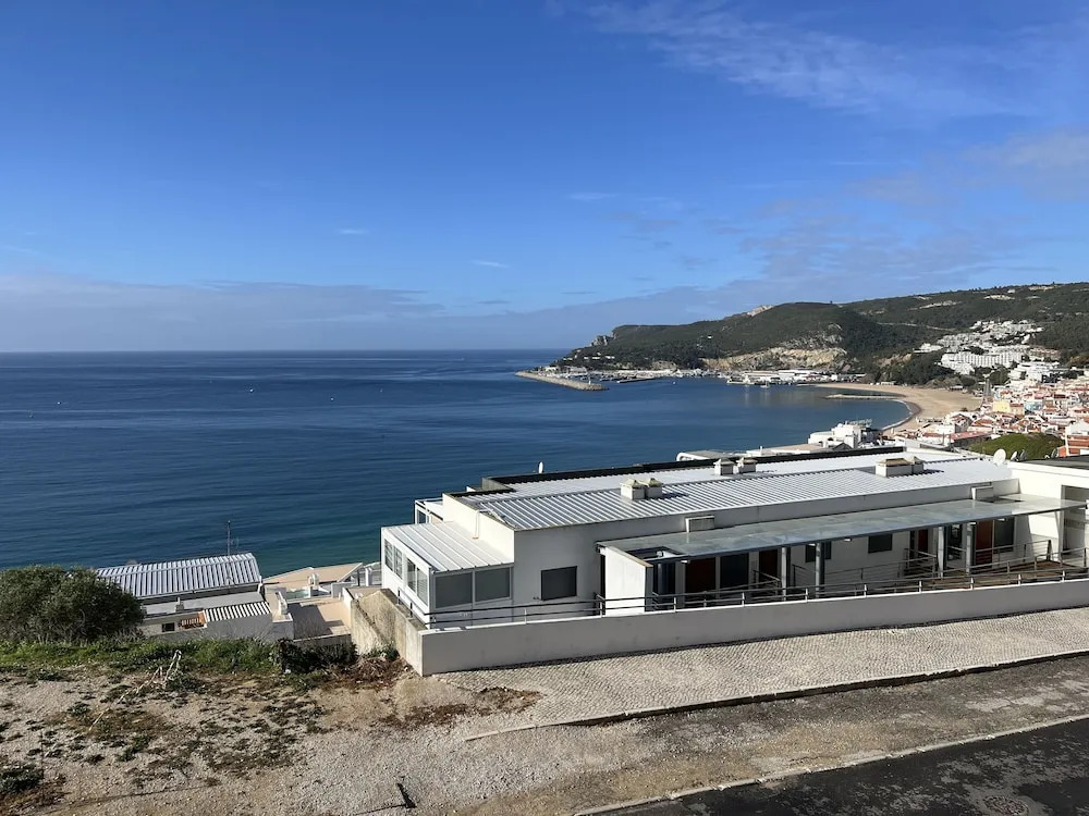 A-MO Sesimbra by Trip2Portugal