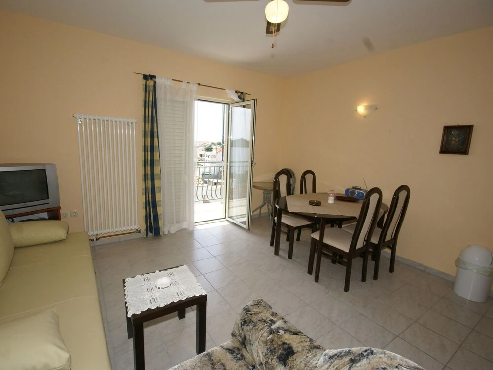 Spacious Apartment in Drage With Parking