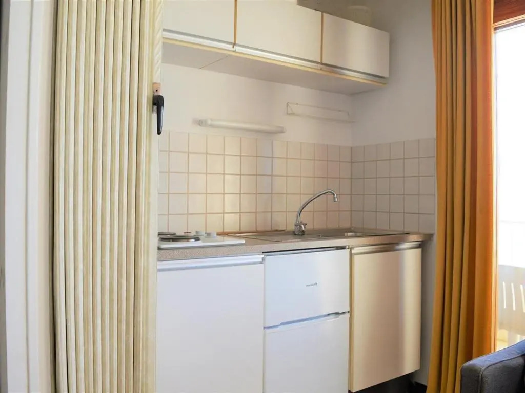 Appartement Le Lavandou, 1 pièce, 2 personnes - FR-1-251-80