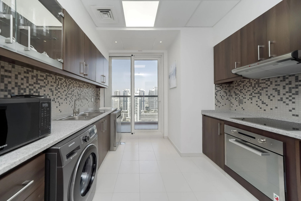 Unique Apt. With Balcony In Jam Marina