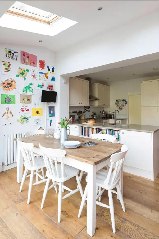 Fabulous 4BR Family Home in East London