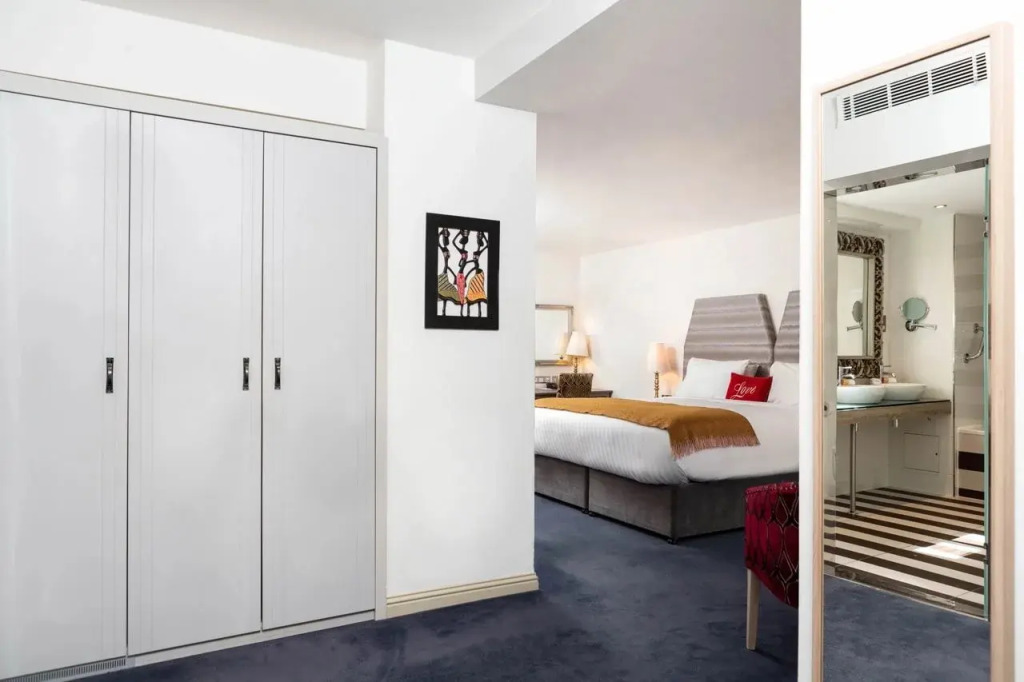 The House Hotel