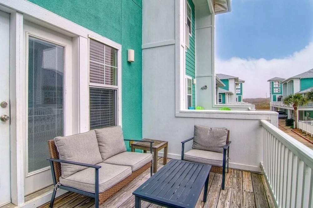 Shoreline Dreams - 3 Br Condo