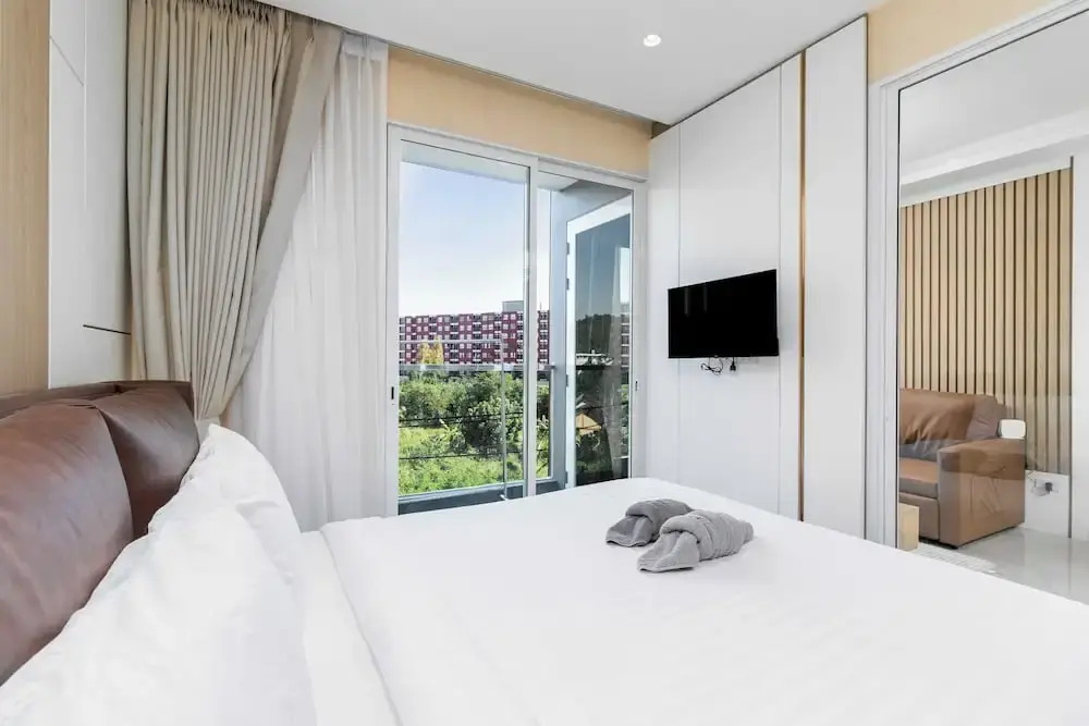 City1BR Condo Pool Gym C261