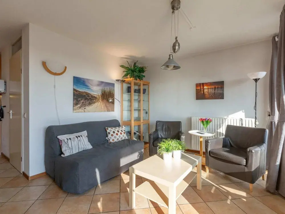 Holiday Apartment Opposite the Beach