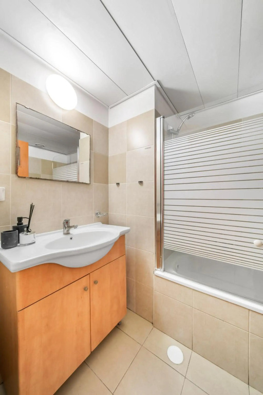 Beautiful 3 BDR Heart of JLM -Modern with Huge Balcony