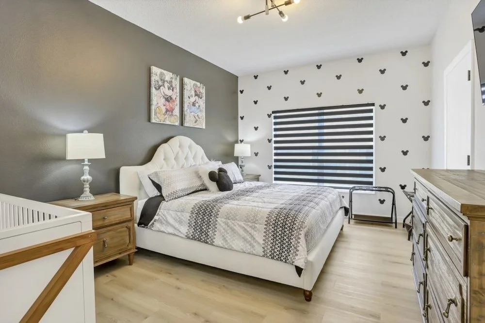 Spacious 6-bedroom Home in Hampton Lakes Perfect for Family Getaways!