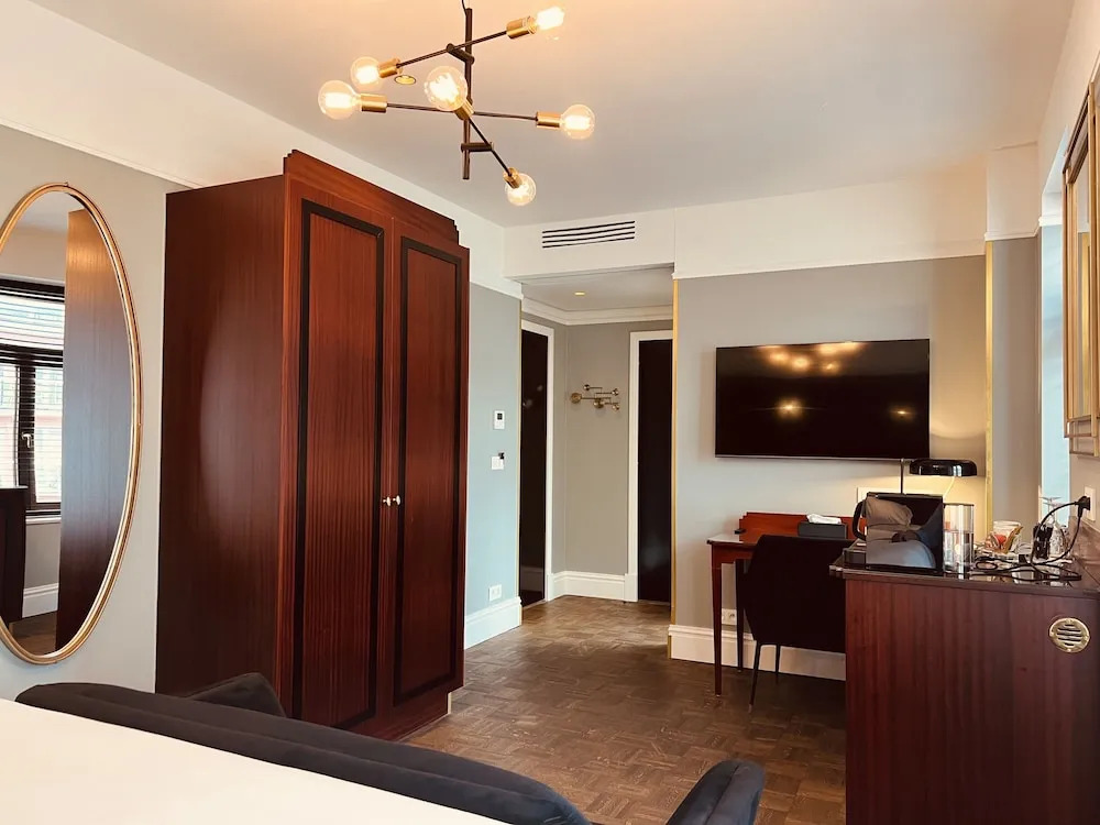 Gatsby Hotel