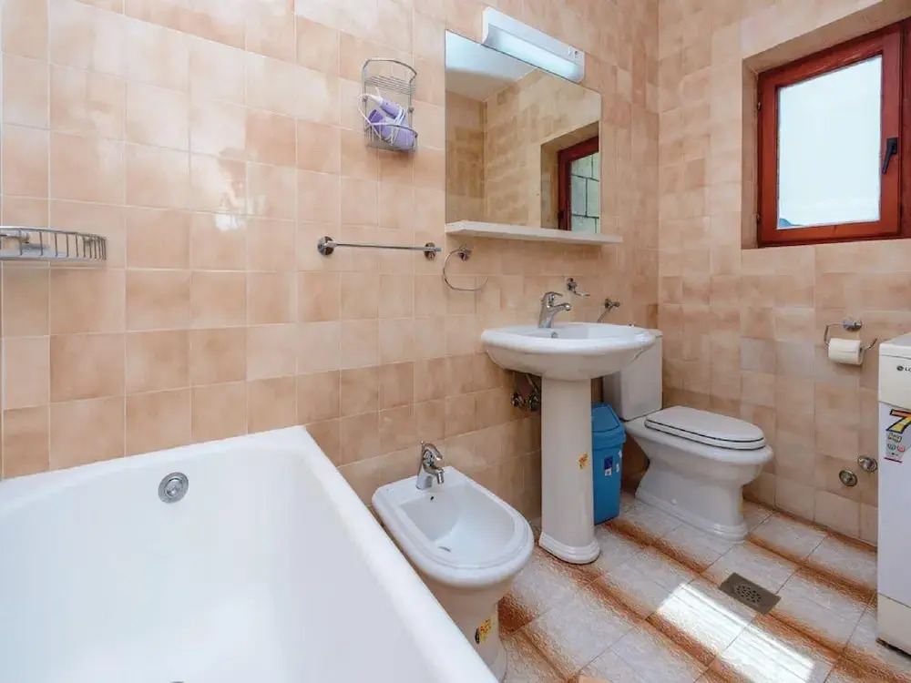 Villa Anka - Five-Bedroom Villa with Terrace and Swimming Pool