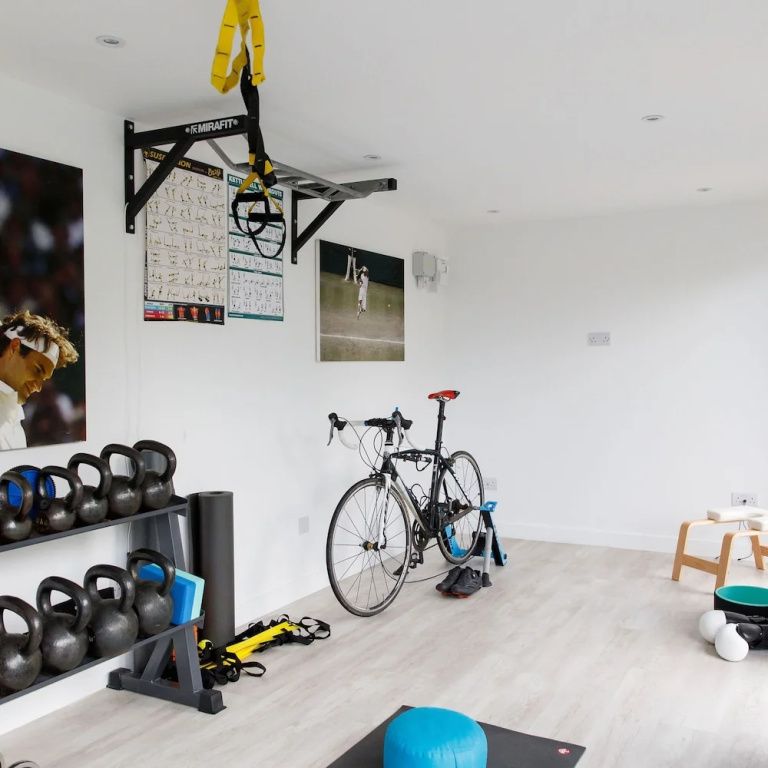 Amazing 5 BR Country Home Pool Gym Yoga Studio