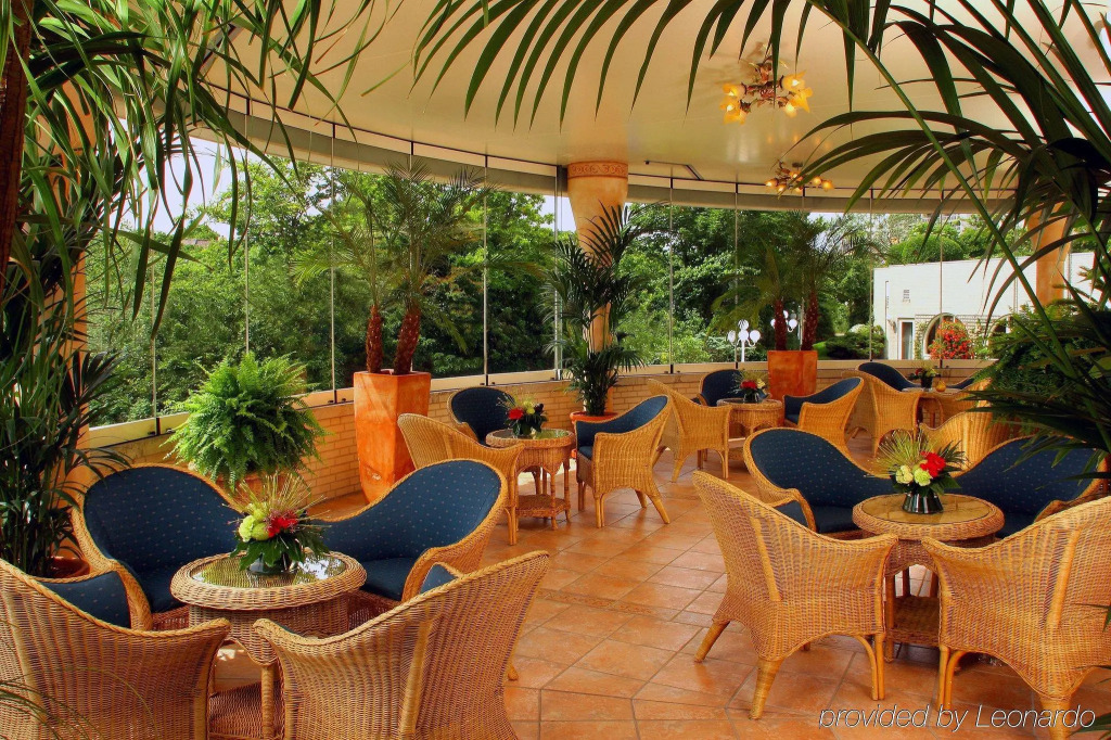 Alexander Hotel