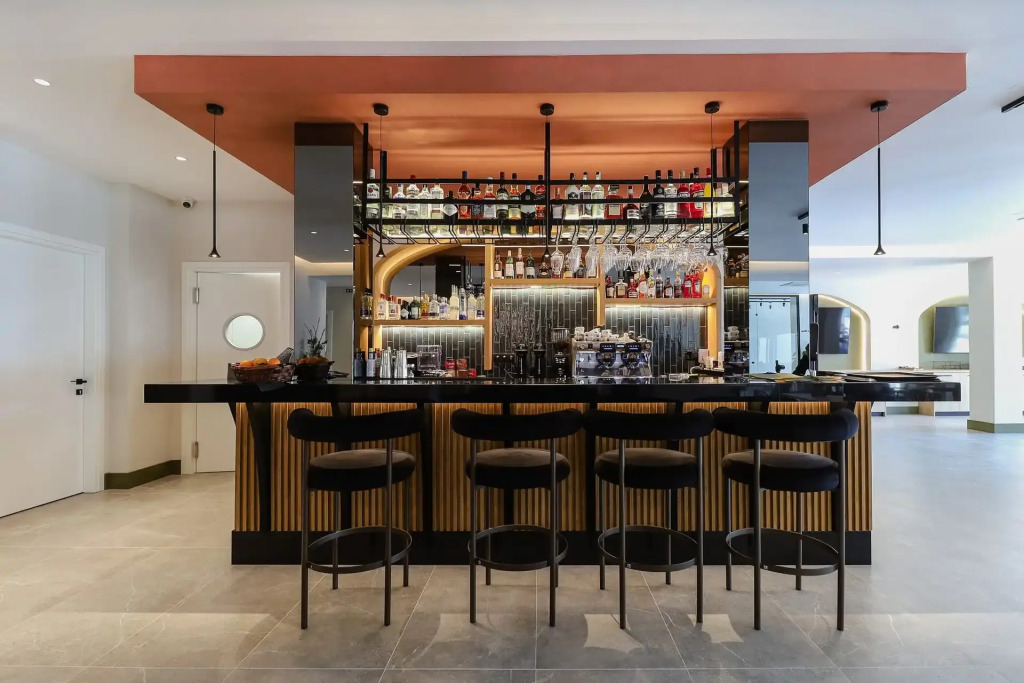 LIMNI Boutique Experience Evia