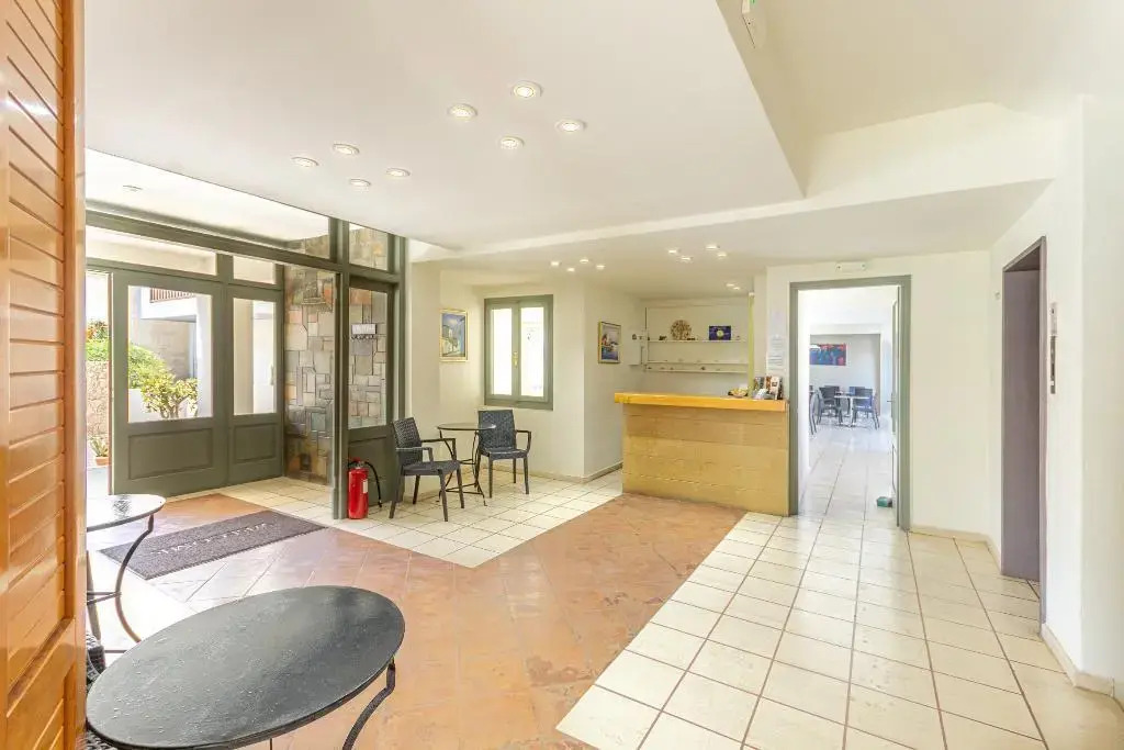 Athina Inn