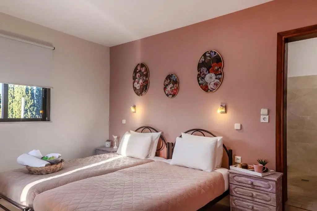 Jo Marinis Rooms