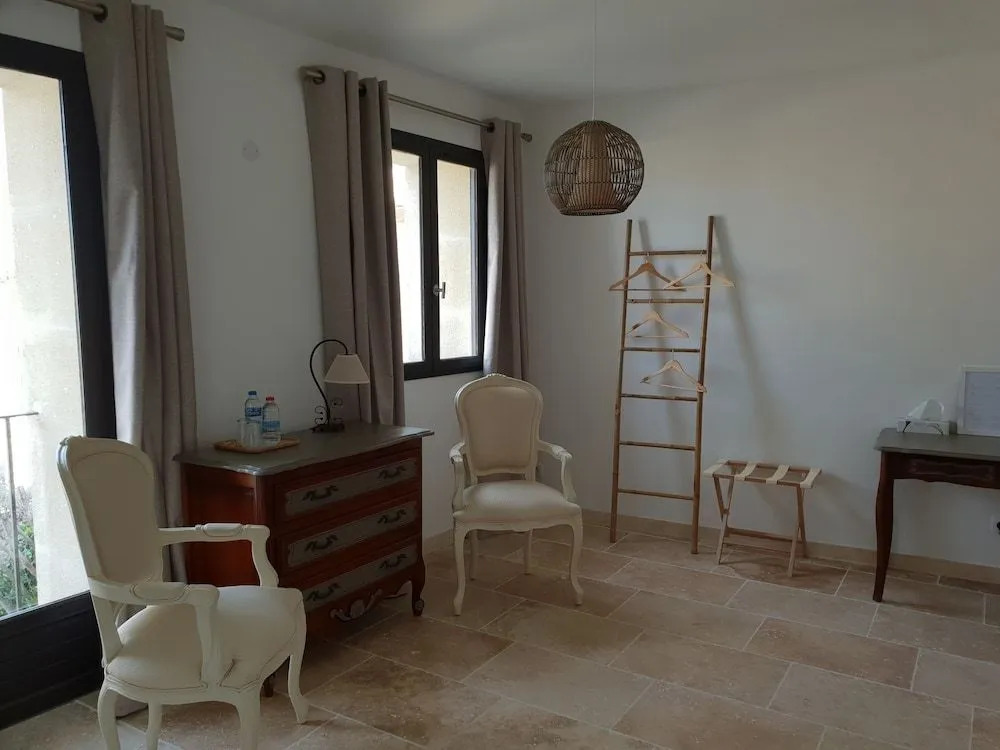 LOstal Saint Hilaire dOzilhan - Bed & Breakfast