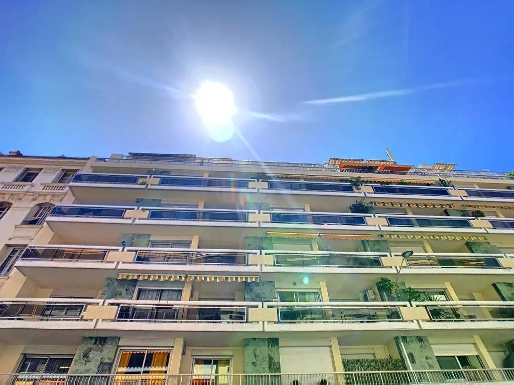 Le Parnasse Terrasse by Nestor&Jeeves
