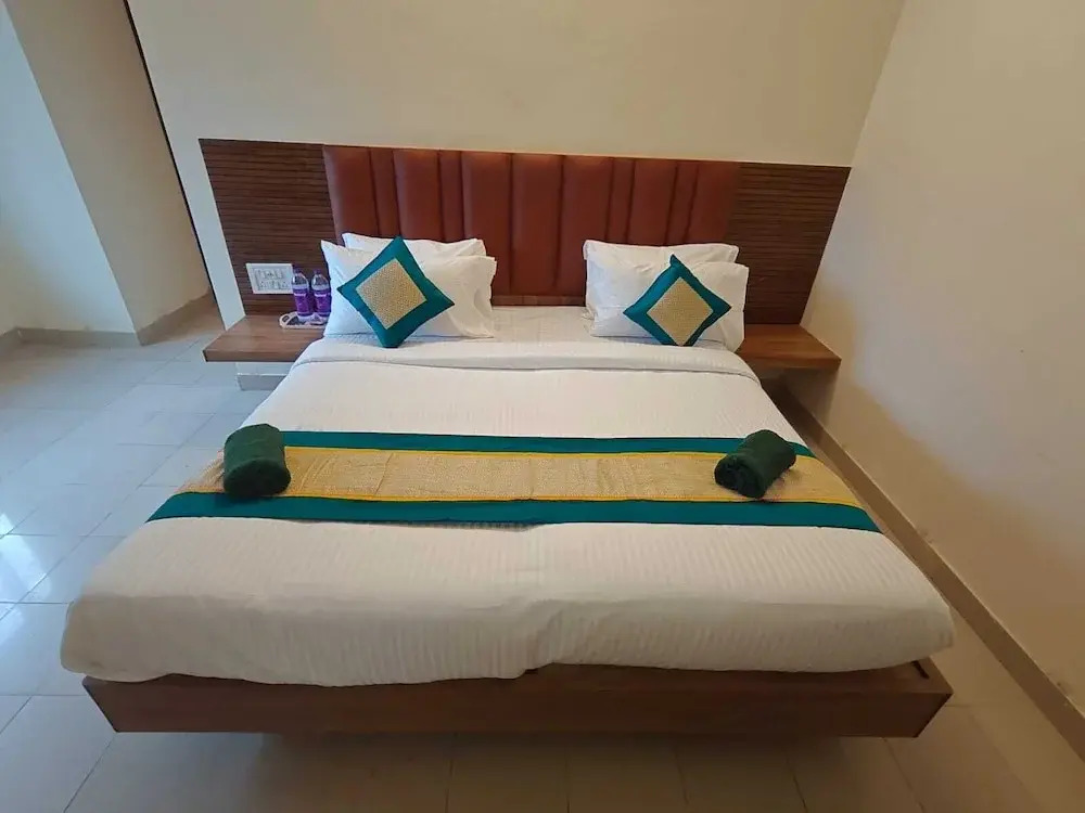 FabHotel GT Galaxy Park - Nr Express Avenue Mall, Royapettah