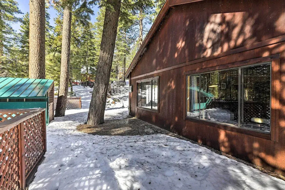 Tahoe Vista Cabin w/ Deck: 1 Mi to Kings Beach!